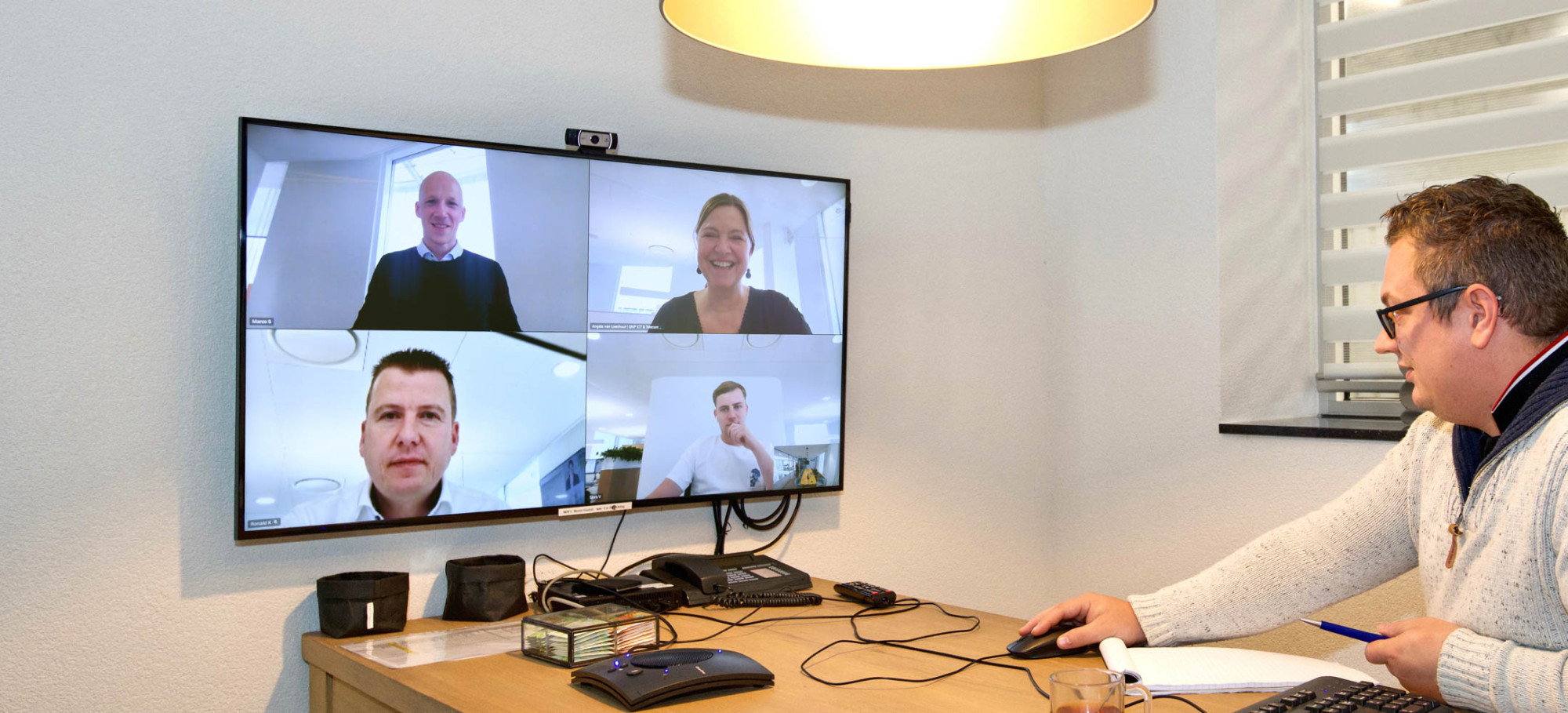 rhf_6389_nomi_teams_scherm_montage(1)